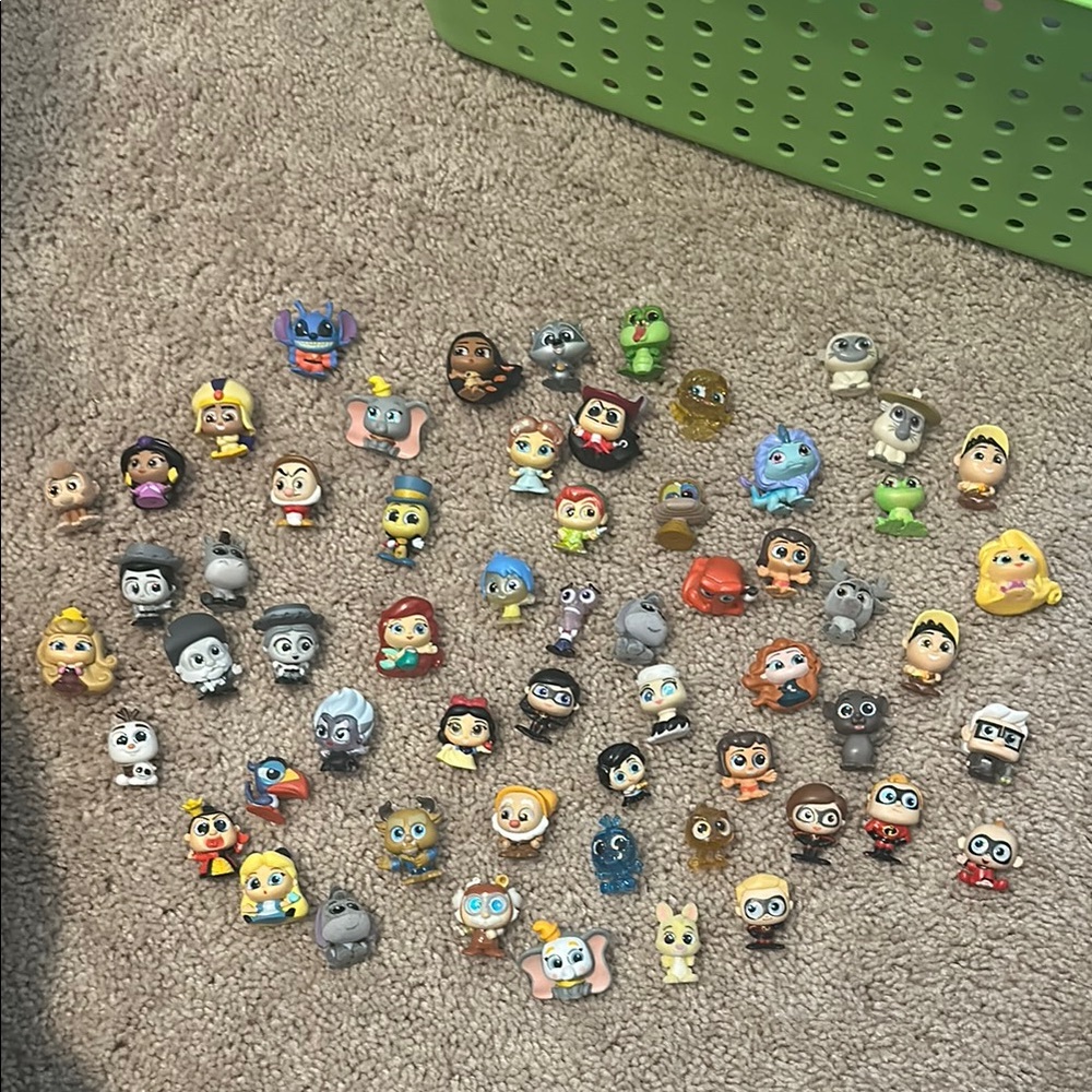 Disney Doorable Figurine Collection